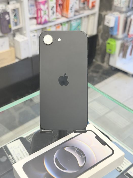 Apple iPhone 16e 128GB Black