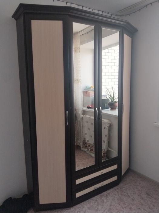 Срочно продам шкаф