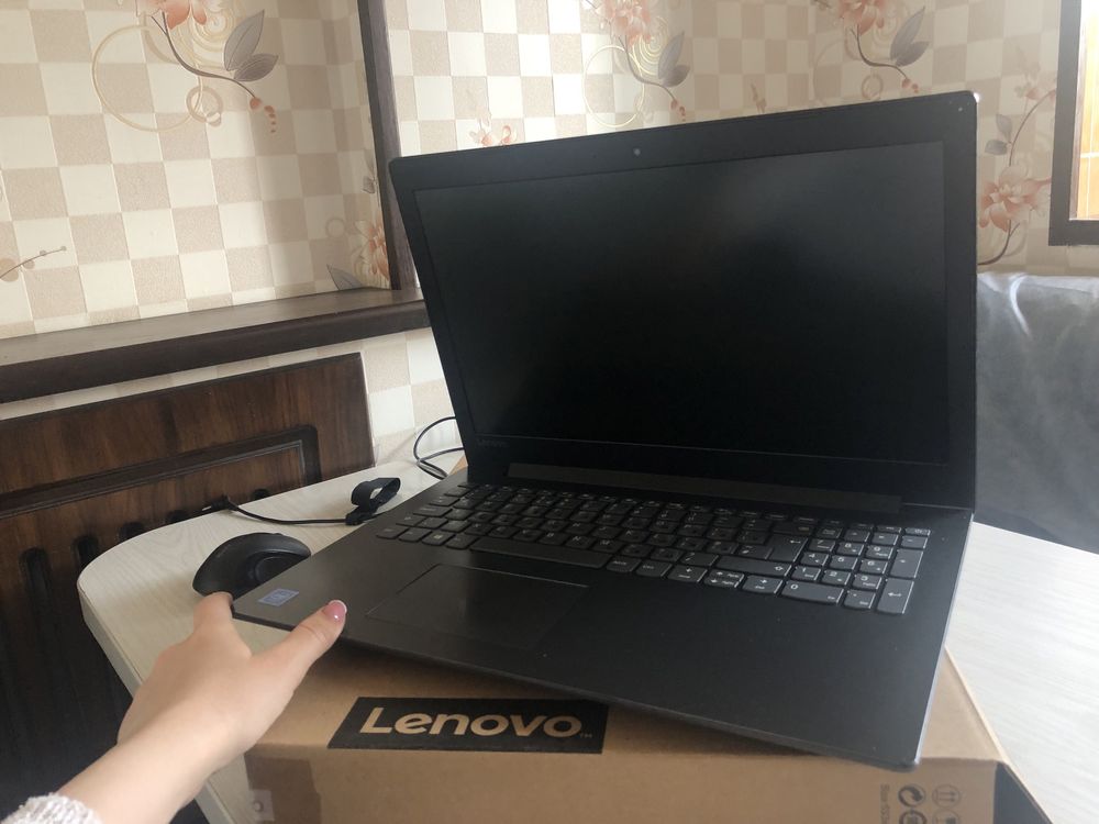 Ноутбук  Lenovo  за 200 в идеальном состоянии