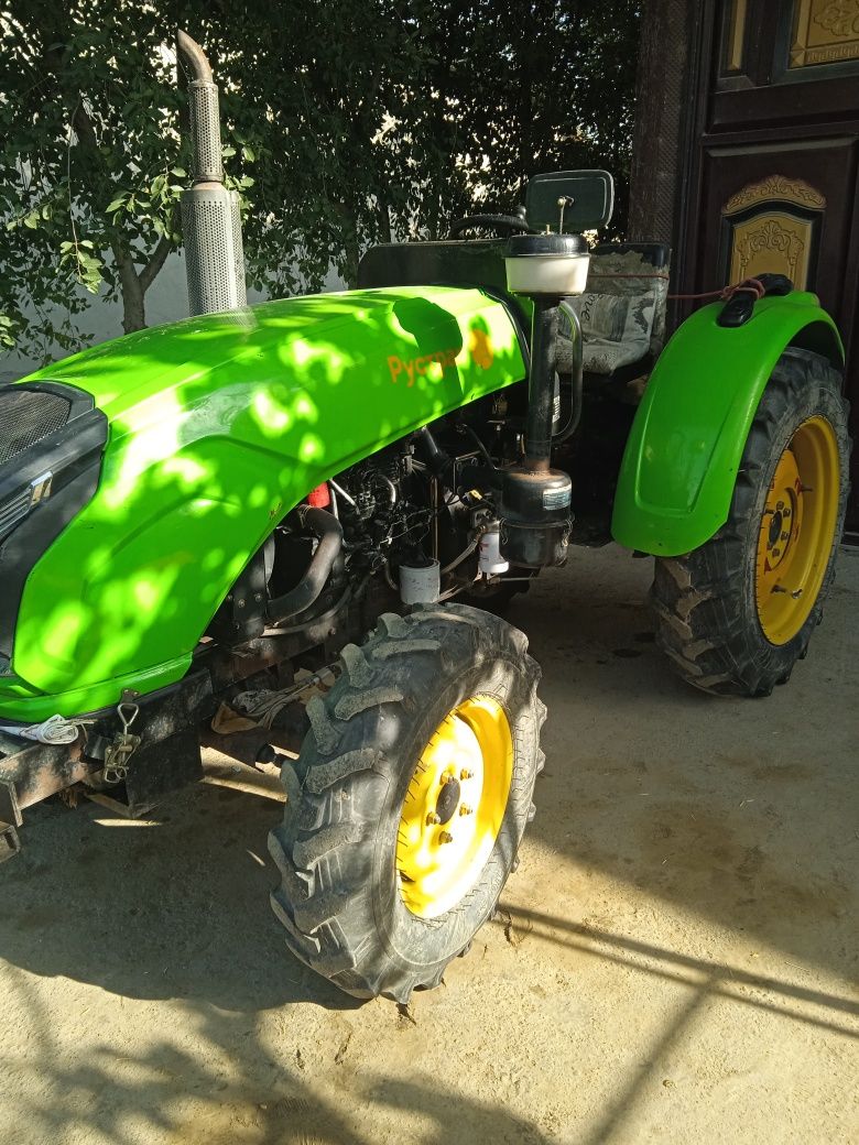 Mini traktor sotiladi bartovoy