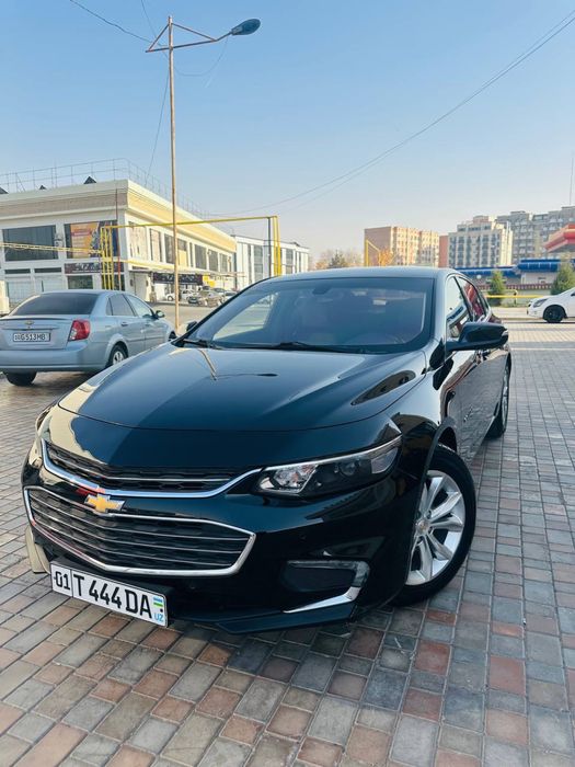 Malibu 2.4 qora srochna sotiladi