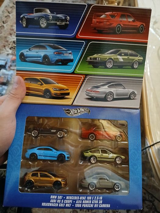 hot wheels mini gt