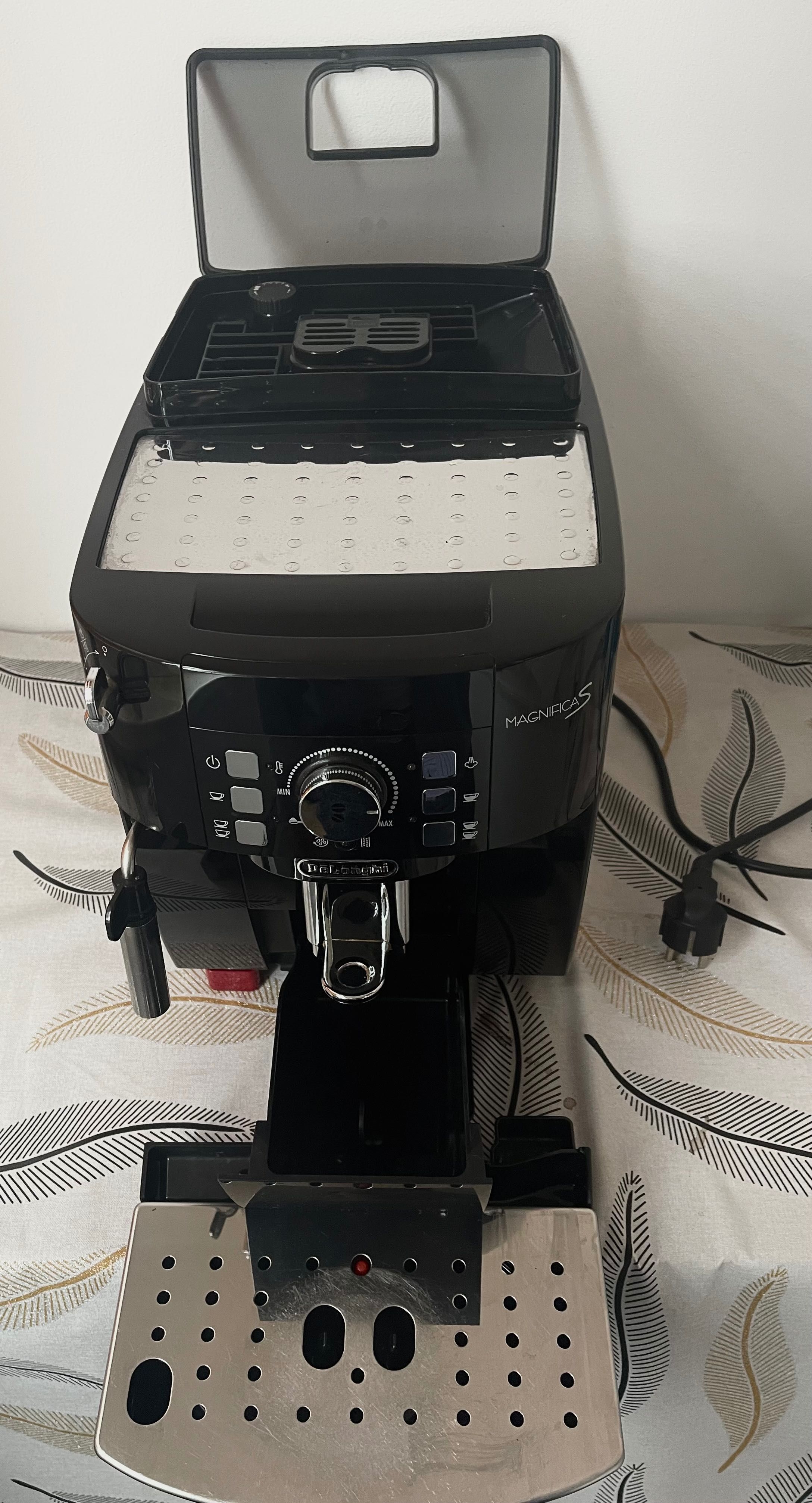 DeLonghi Magnifica S