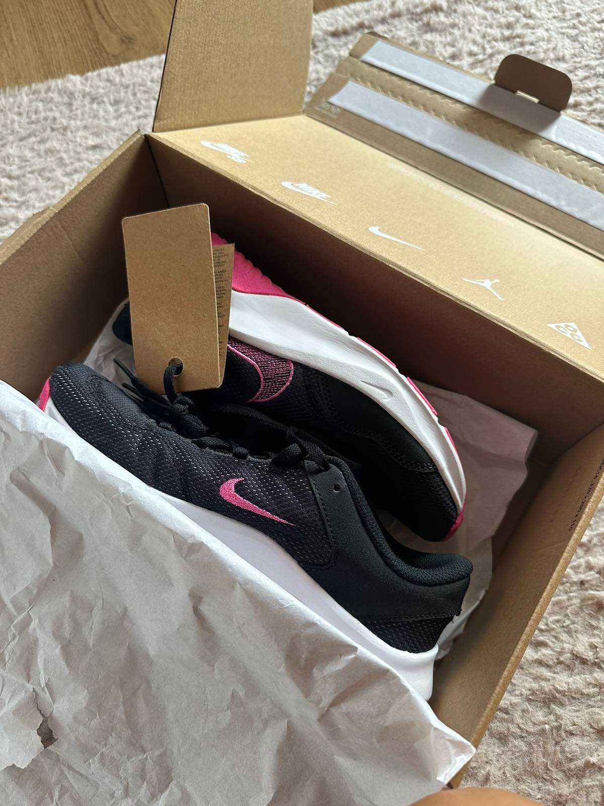 Дамски маратонки, Nike!