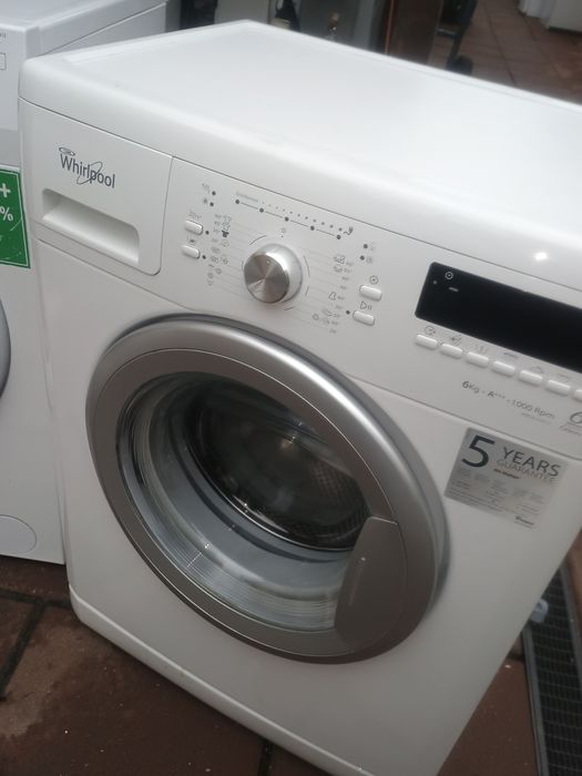 Mașină de spălat 8/9 kg clasă AA afișaj indesit