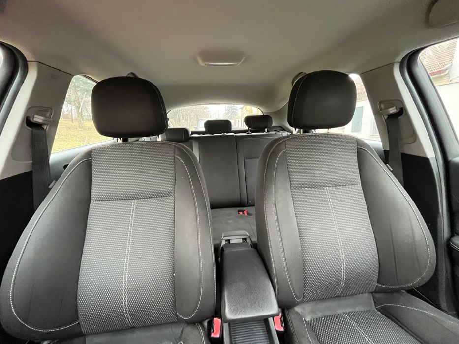 Vând Opel Astra J 2010