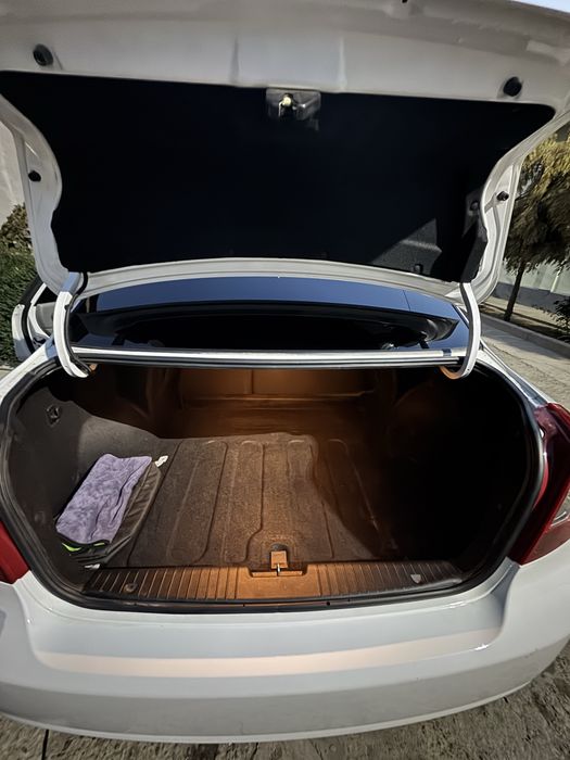 Chevrolet Gentra sotiladi.