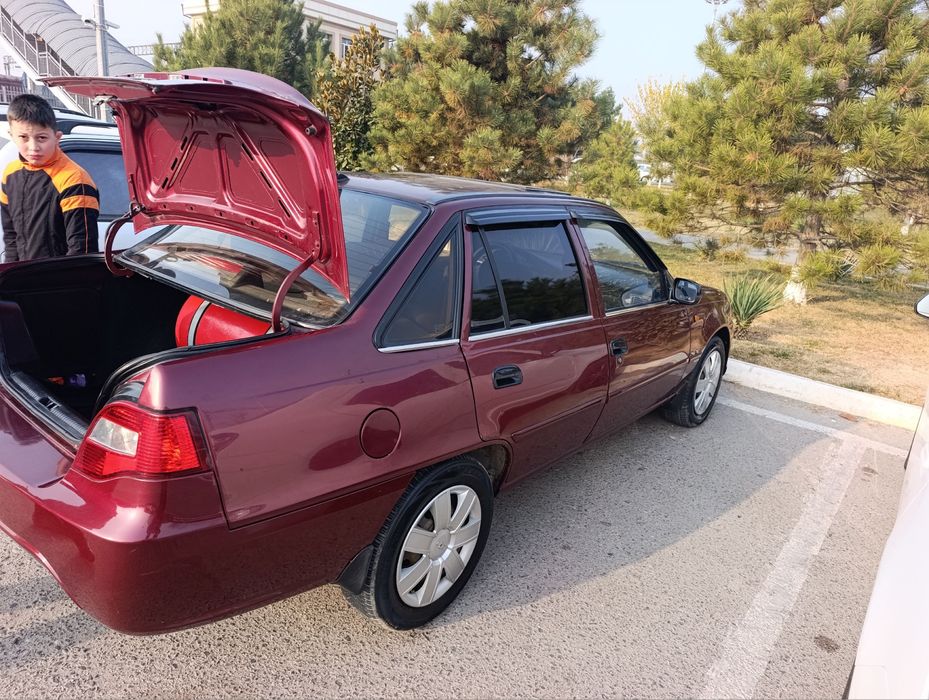 Nexia 2 1.6 lik sotiladi