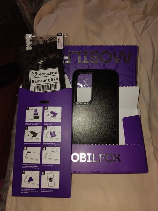 Husa s 24 blak de vânzare noua in cutie cu protector de ecran inclus