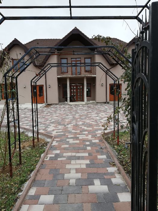 Vand spatiu comercial/cladire/Inchiriez