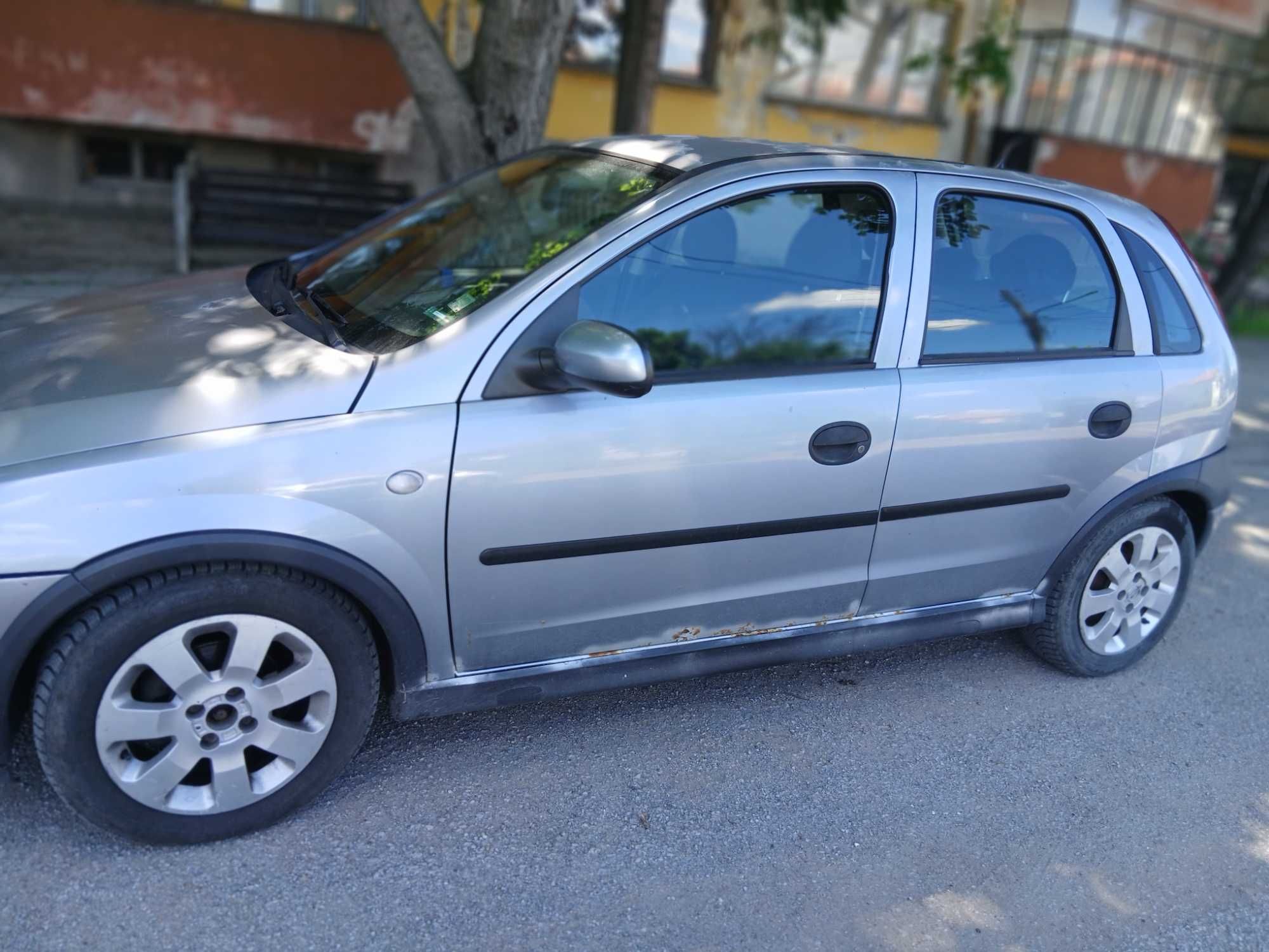 Продавам опел корса 1.2 беизин