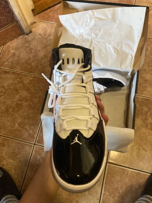Jordan Aura Max precomanda