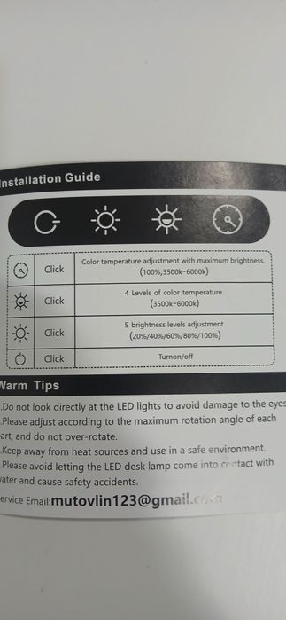 Lampa de birou LED cu 3 surse de lumina
