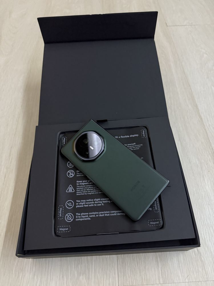 Honor magic V3 nou garantie 2 ani