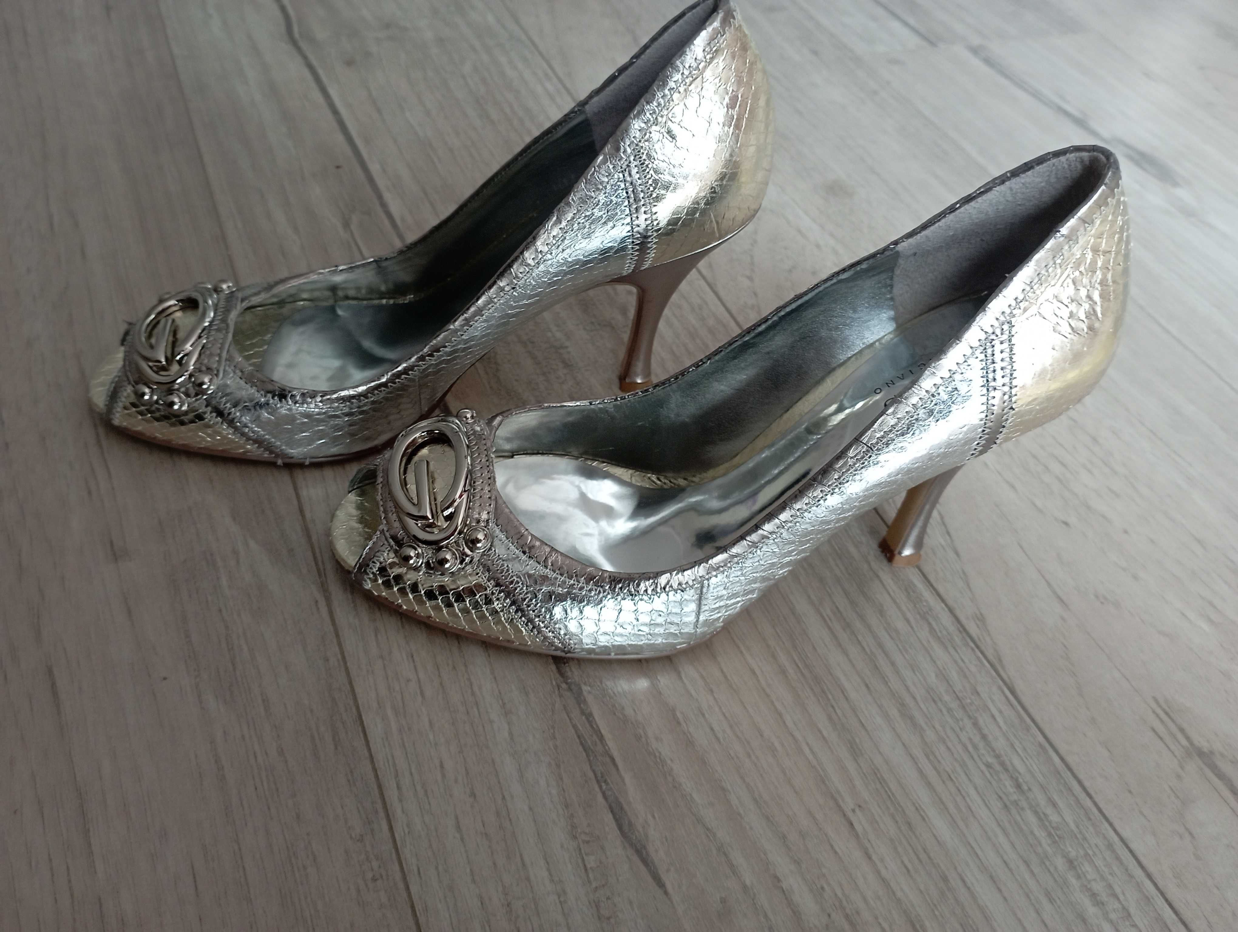 Обувки кожа Guess