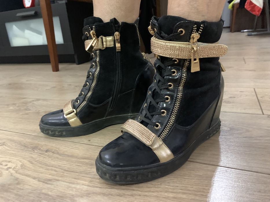 Демиссезонные ботинки