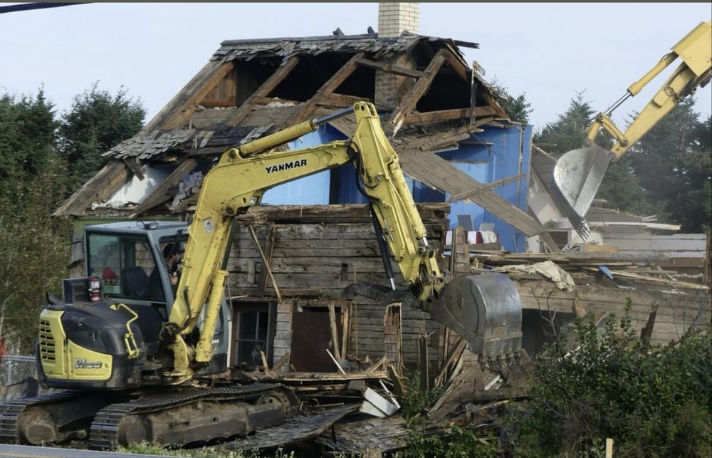 Демонтажные работы любой сложности в короткие сроки . Снос построек