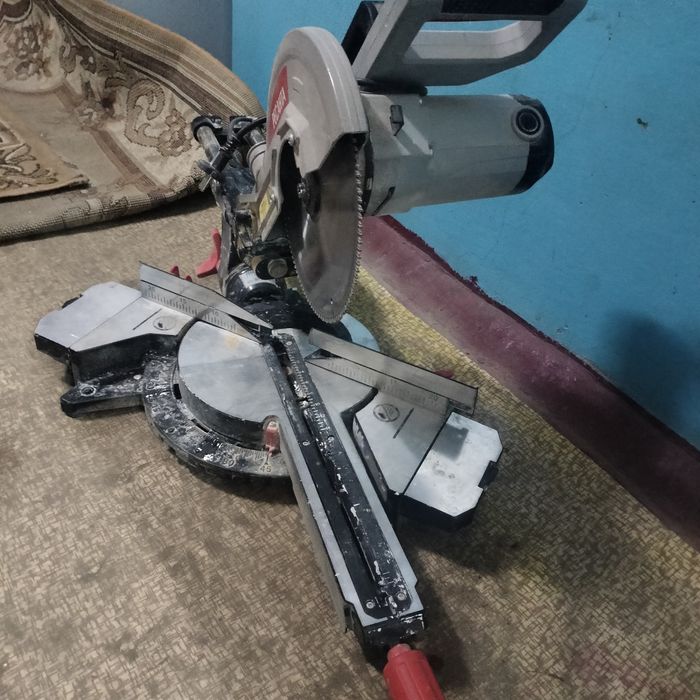 Продам торцовочная пила.