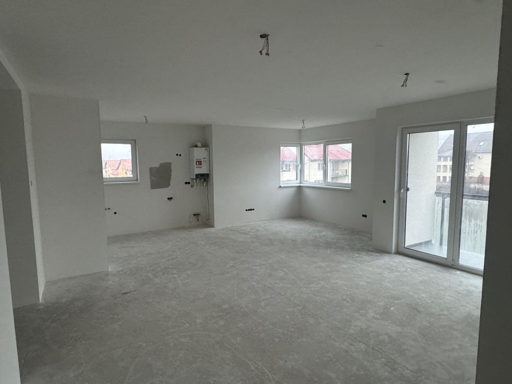 BLOC NOU, Apartamente 3 camere, Zona Lamaitei