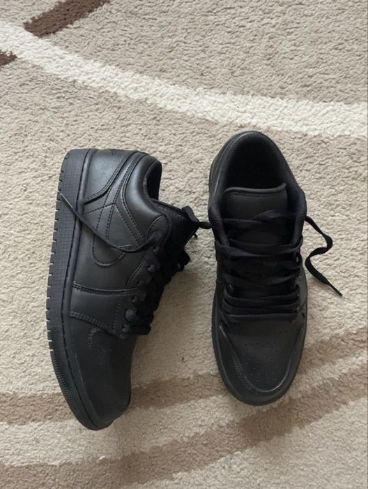 jordan 1 low black