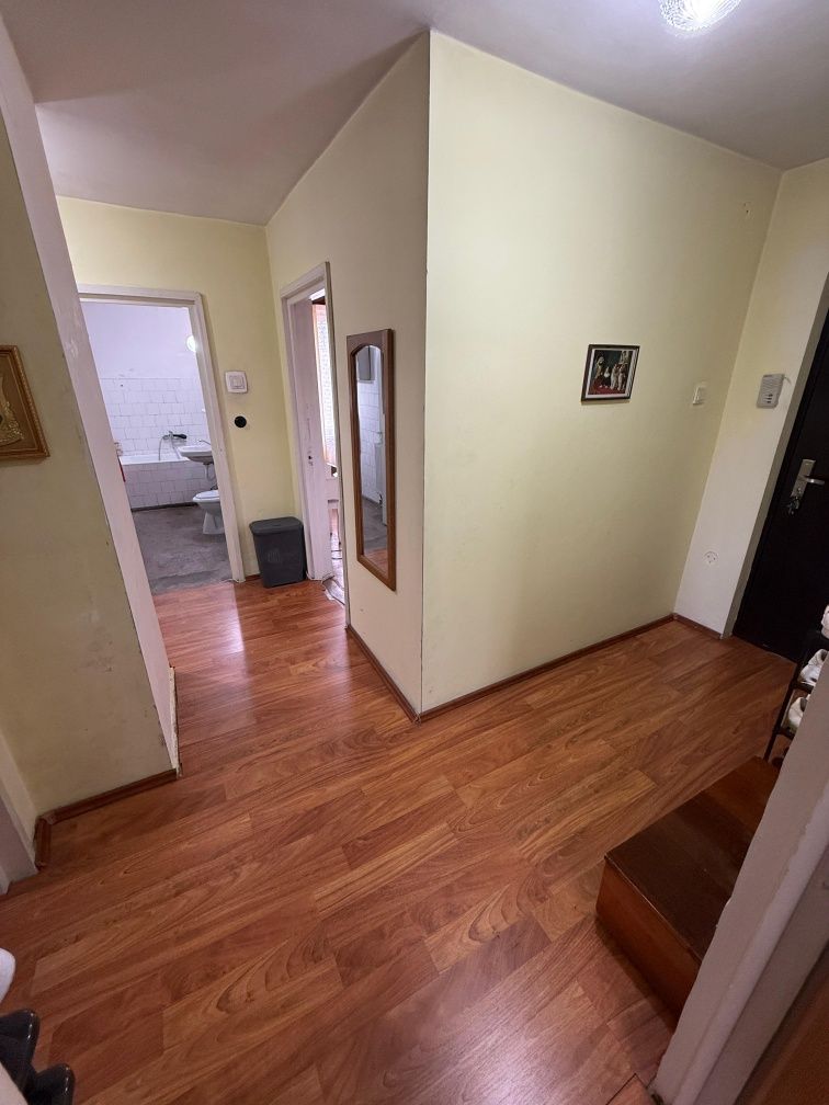 Apartament 3 camere 72 mp zona Grivitei