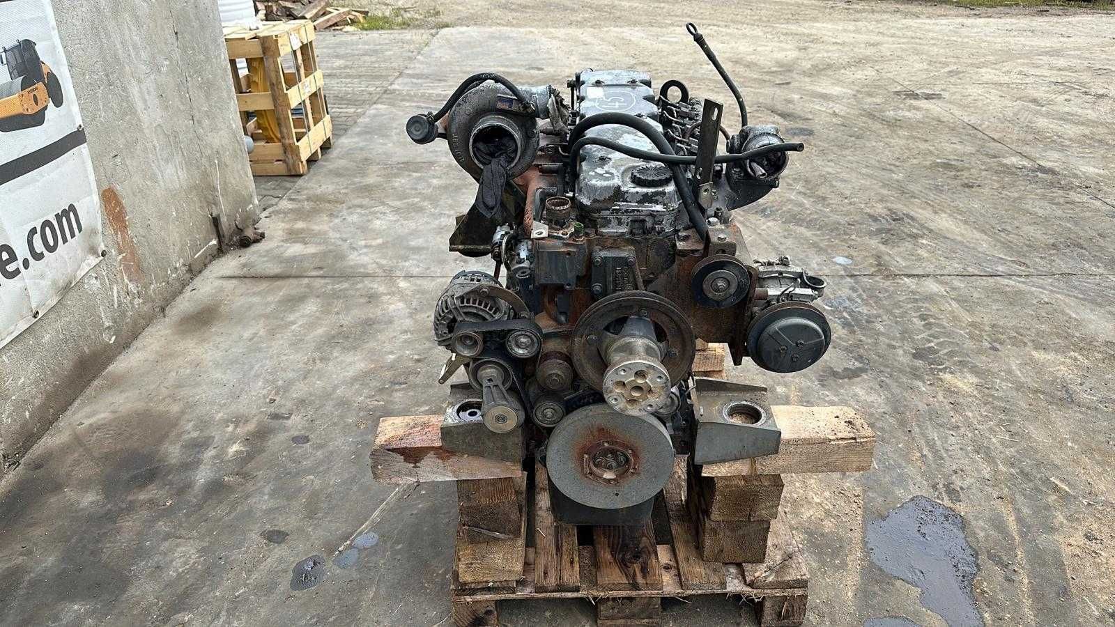 Motor Iveco F4AE 0684K pentru excavator New Holland E305