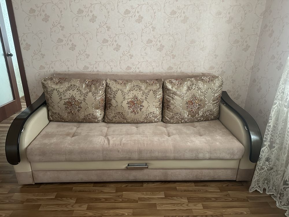 Продам диван с креслом