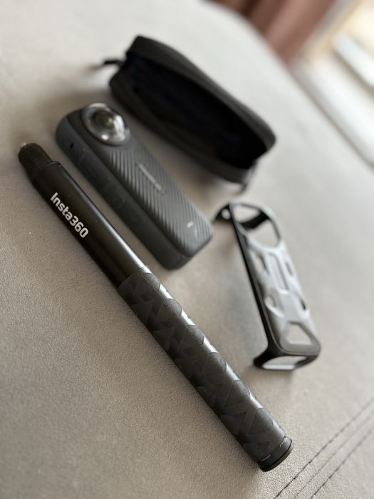 Insta360 X4 360°- екшън камера с Invisible selfie stick
