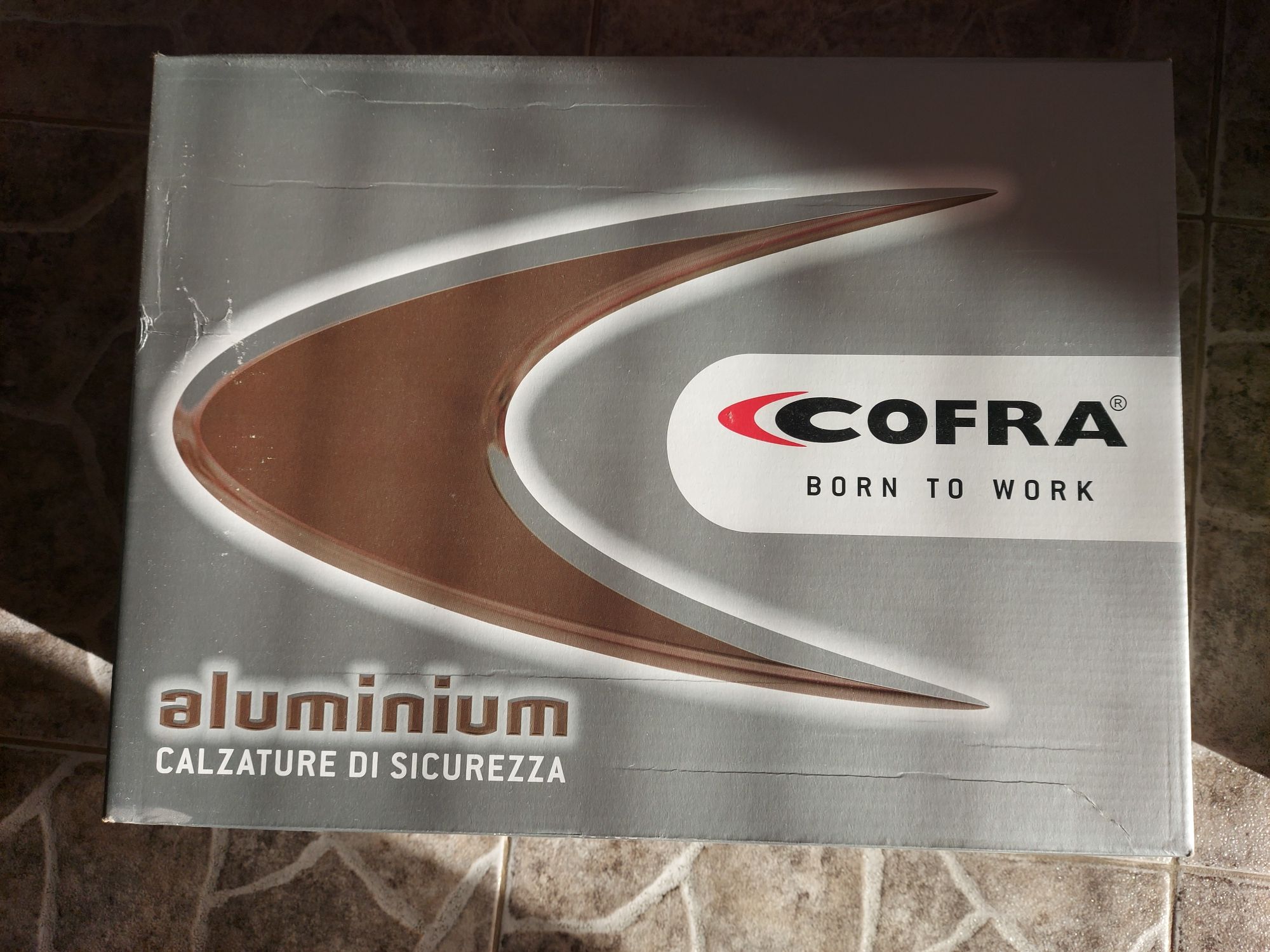 Продавам работни обувки Cofra