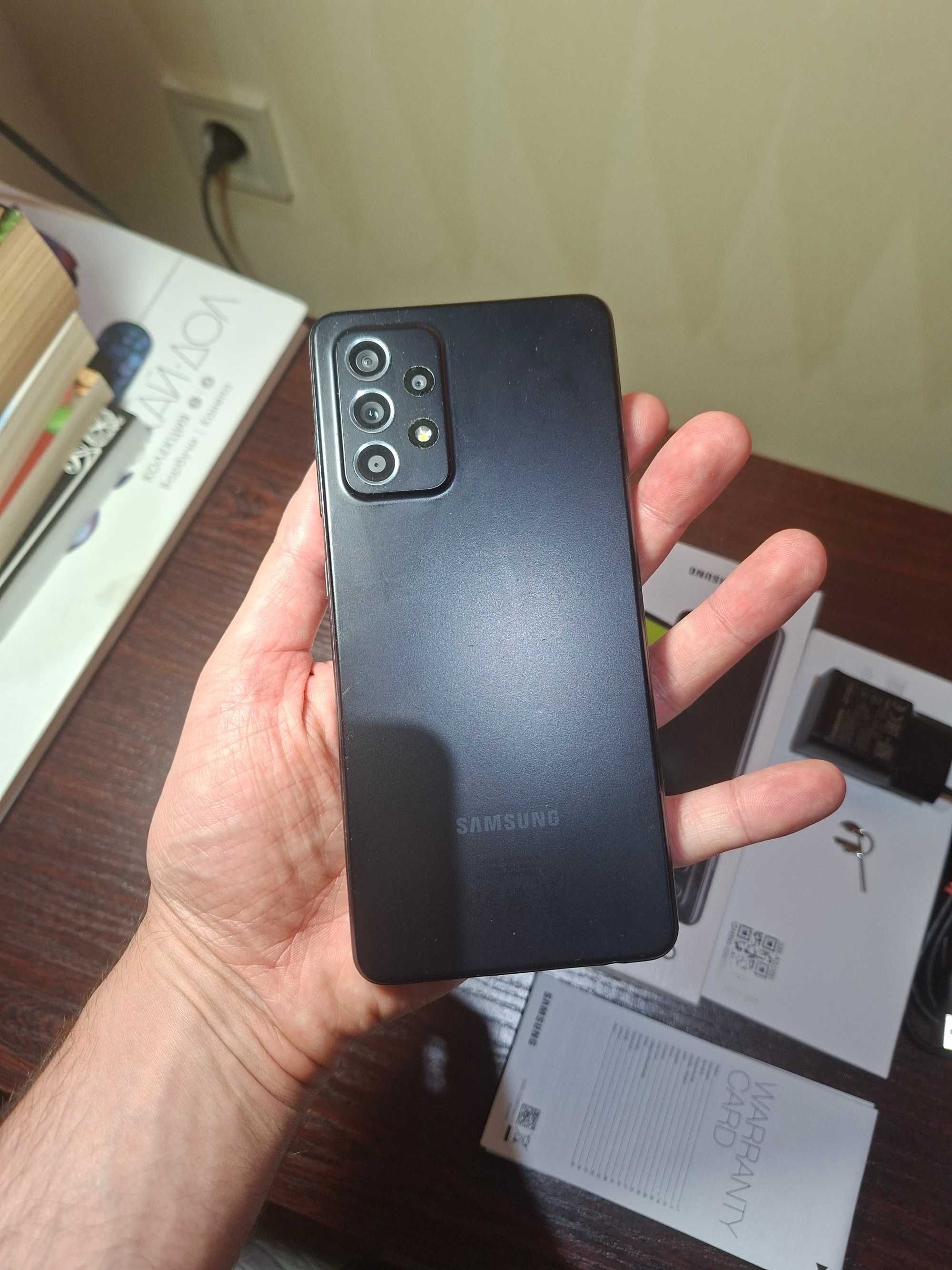 Samsung Galaxy A52s 5G, 128GB, 6GB Ram + зарядно и протектор