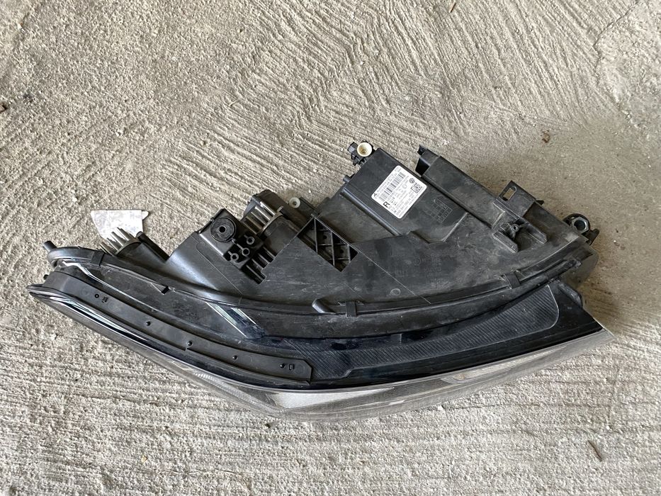 Far VW Tiguan 2 facelift 2020 - 2022 far dreapta