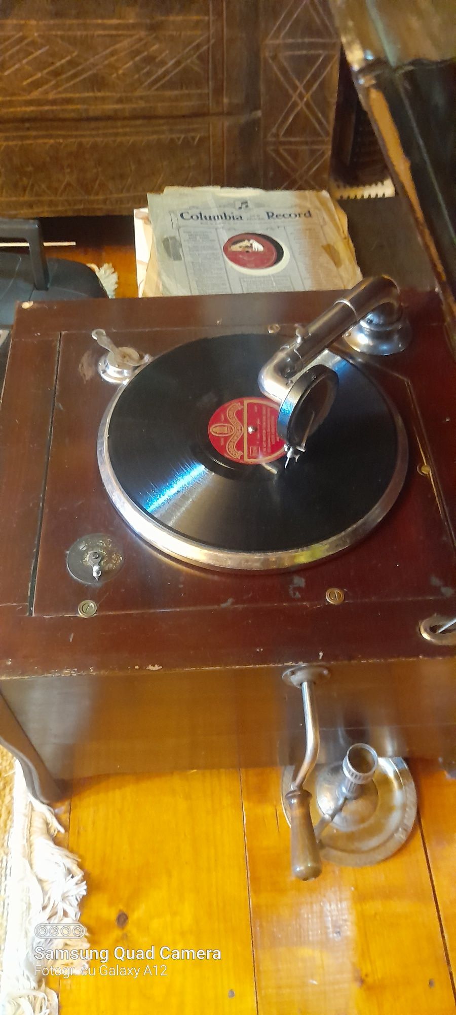 Gramola patefon gramofon , cutie din lemn, perioada interbelică