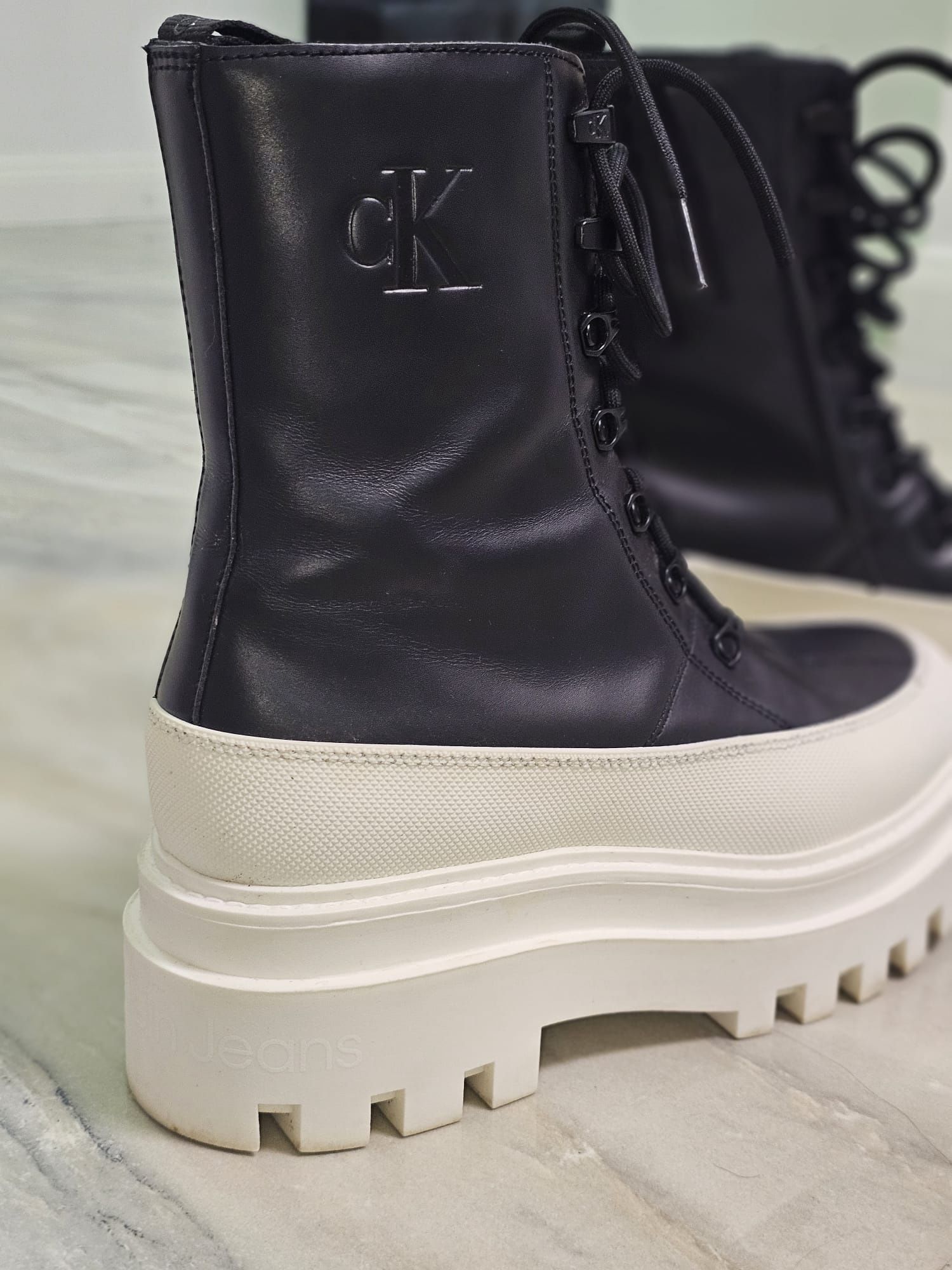 Calvin Klein Jean  38