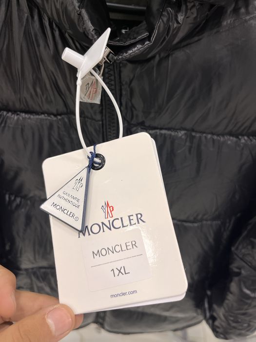 Geaca Moncler barbati
