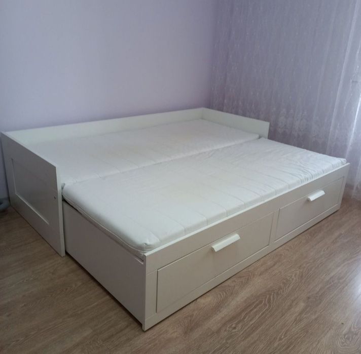 Кровать с матрацем « Икеа»