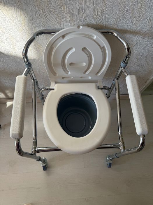 Тоалетен стол 3в1