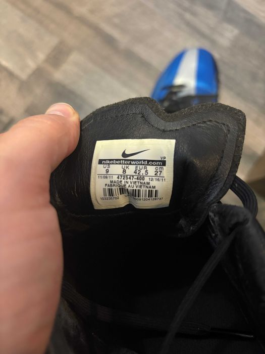 Футболни бутонки Nike t90