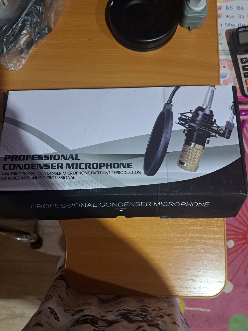 Продам новый профисиональный микрофон.