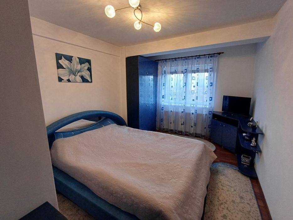 Inchiriez apartament