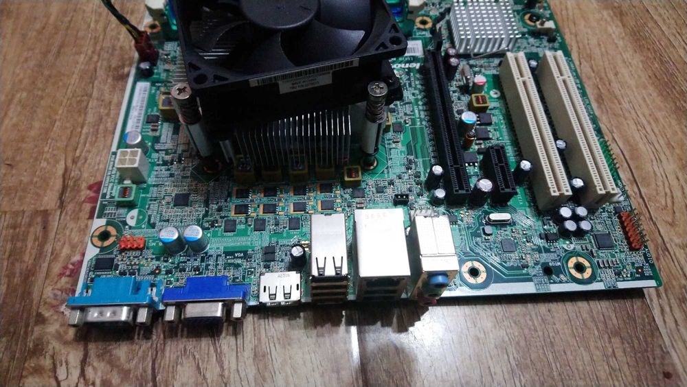 Placa de baza pentru calculator cu procesor i5