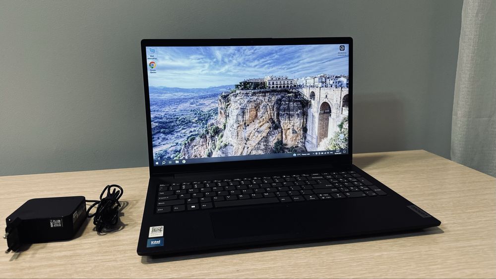 Ноутбук Lenovo Intel/8GB/256GB SSD