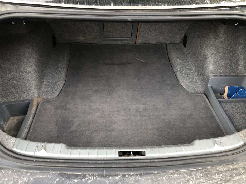 Vand moketa pres mocheta covoras portbagaj bmw e 90 gri original