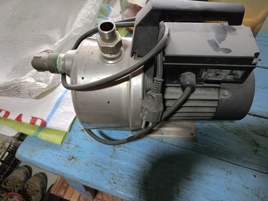 Водиной насос  GRUNDFOS