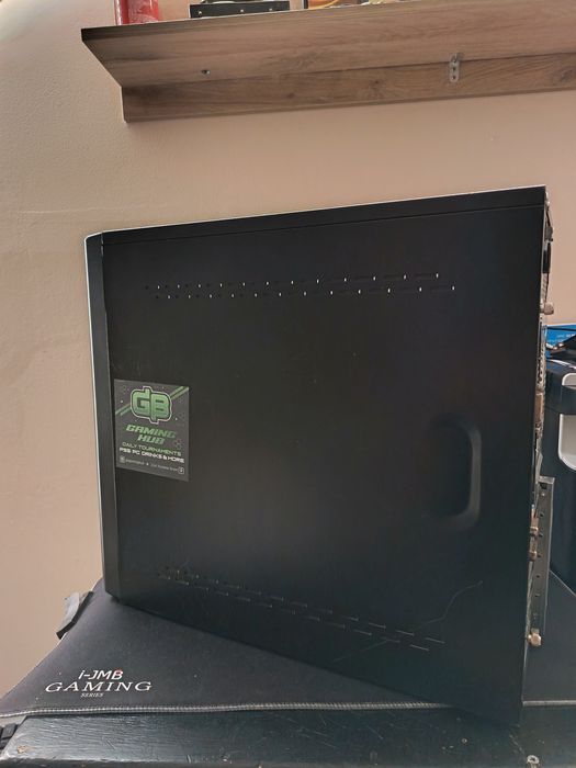 Продавам бюджетен геймърски компютър