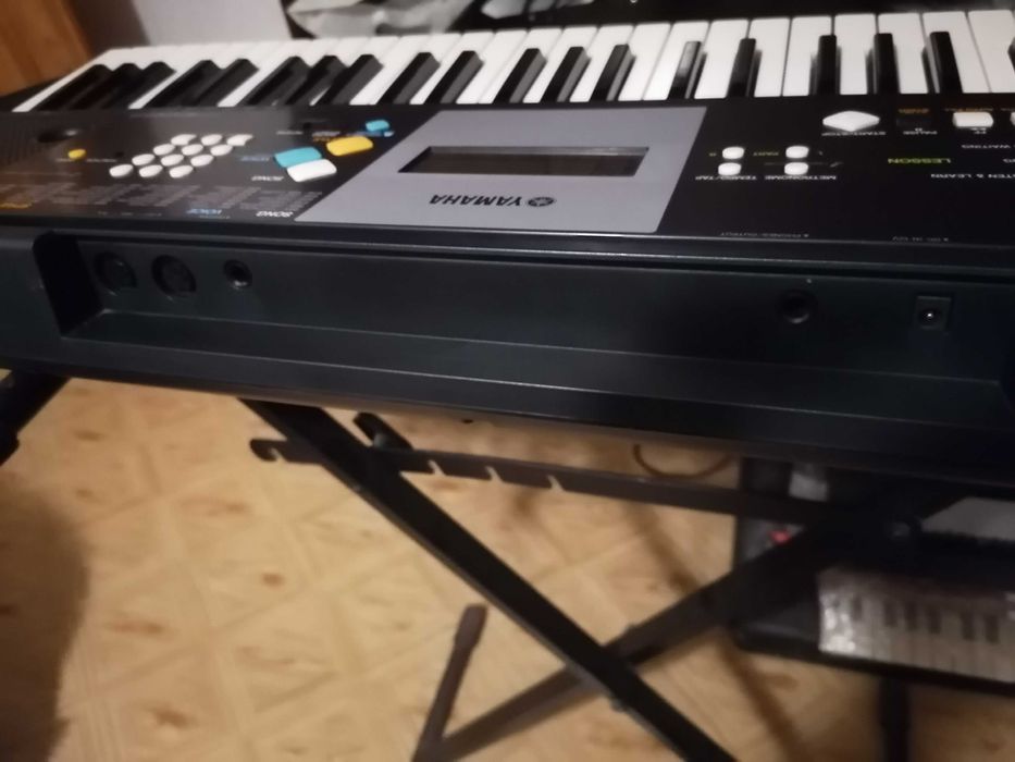 Синтезатор йоника Yamaha psr E223