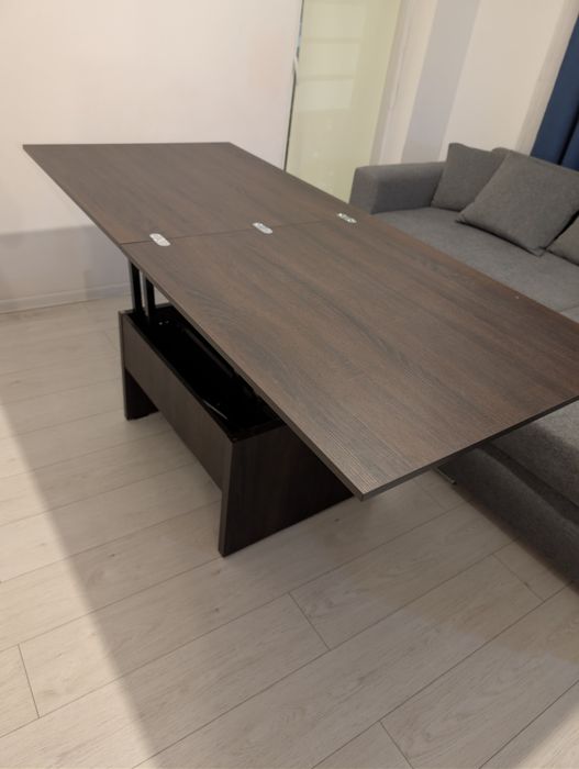 Măsuță de cafea extensibila la masa de 8 persoane