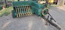 Vând presa de balotat marca john deere