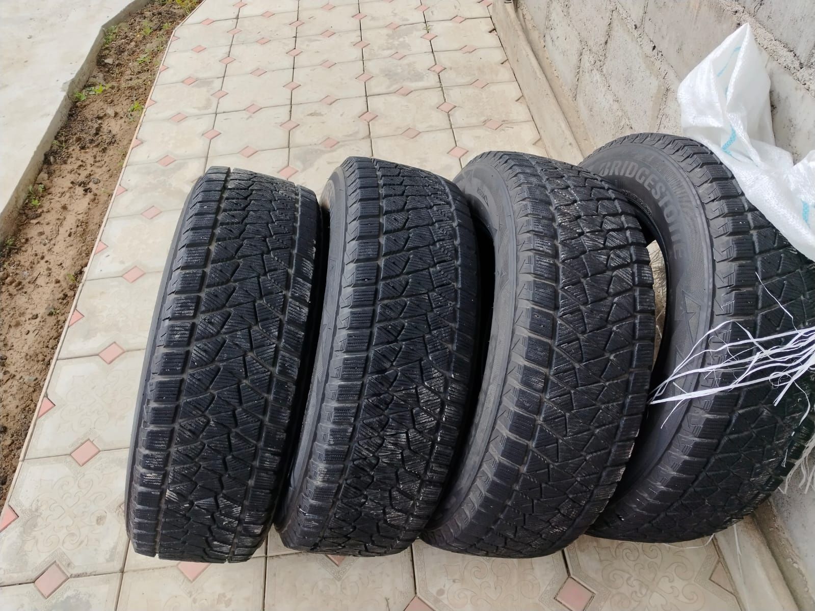 Продам шины Bridgestone
