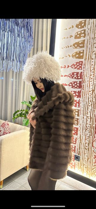 Стильная шуба из эко-меха состояние как новое