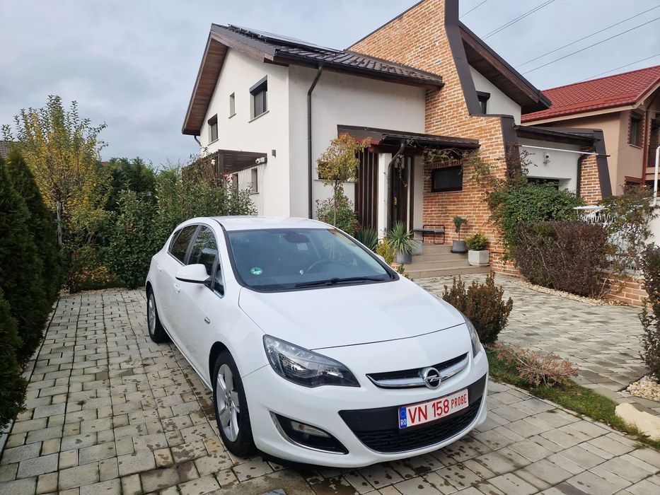 Opel Astra Opel astra j 08.2013 1.7 cdti